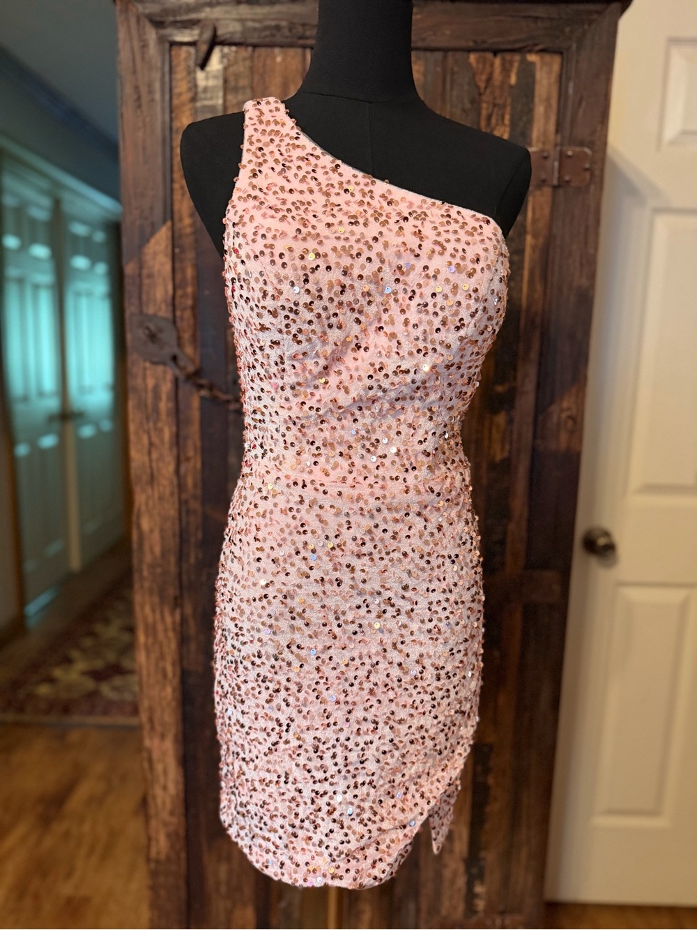 Bubblegum Pink Sequin One Shoulder Size 6 Cocktail Prom hoco bday dress